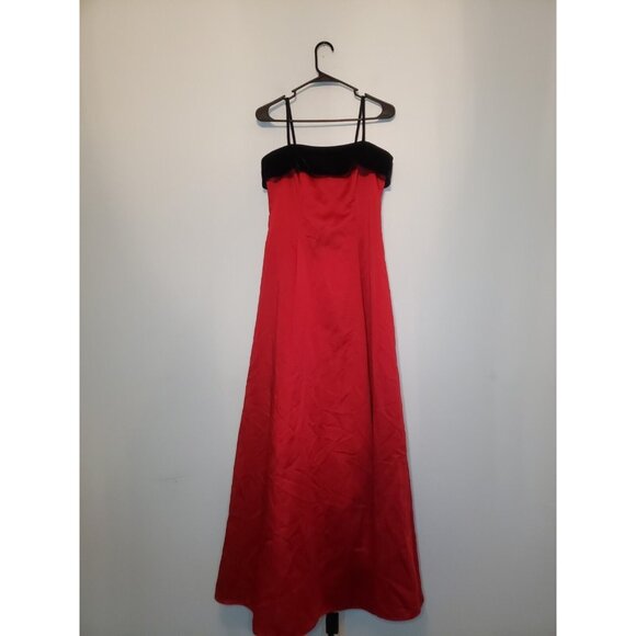 Night Way Collections Dresses & Skirts - Night Way Women 6 Long Dress Red Black Velvet Sleeveless Prom Winter Formal